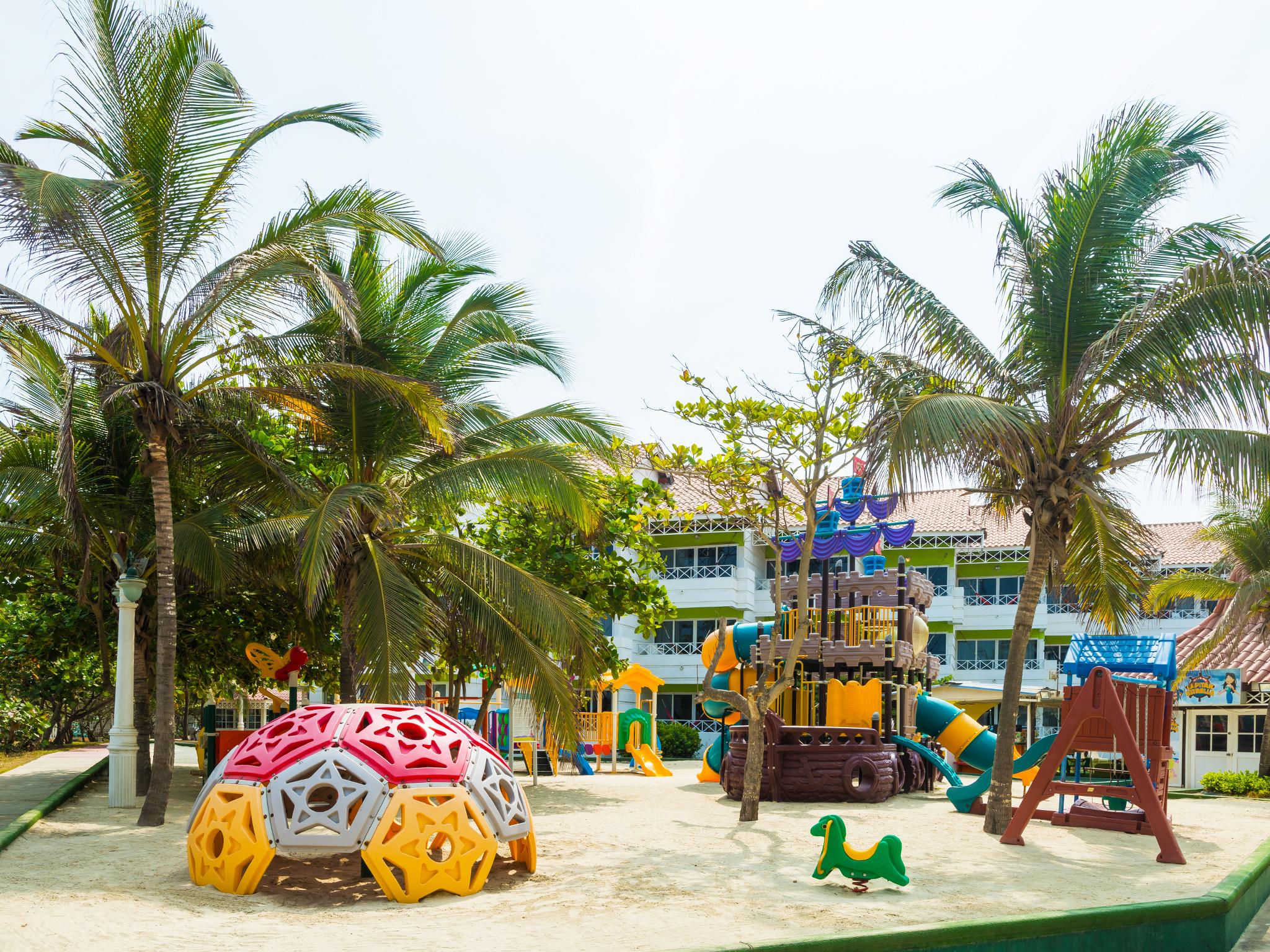 Hotel Las Americas Casa De Playa Cartagena Exterior photo Playground