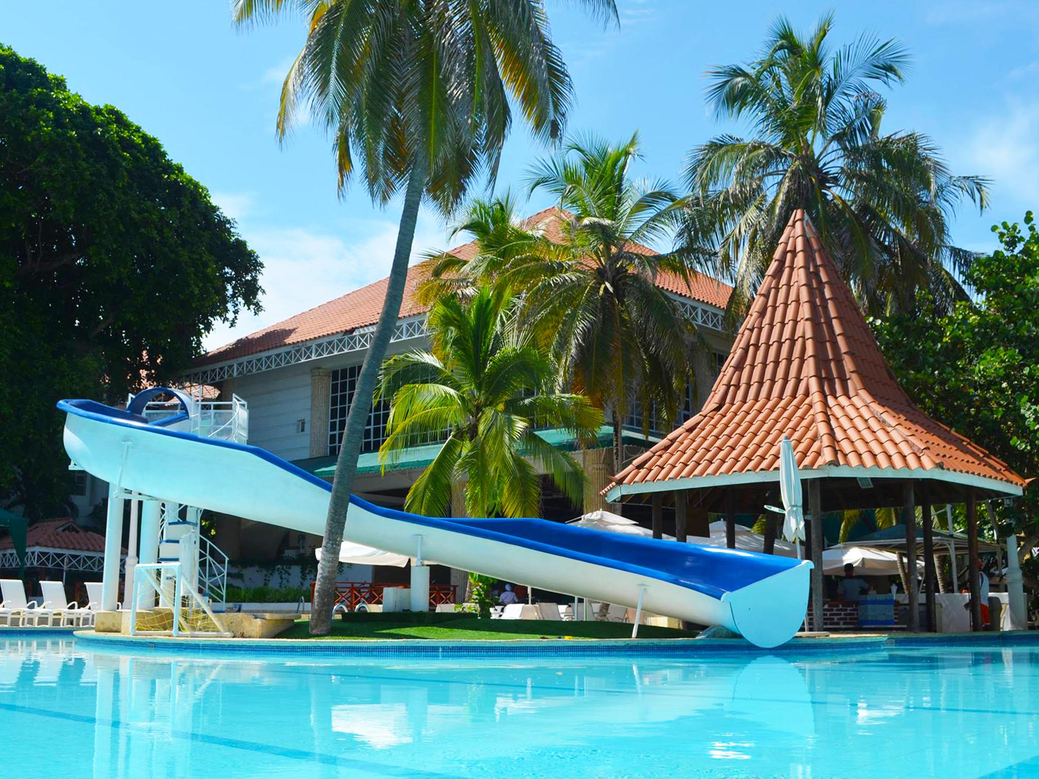 Hotel Las Americas Casa De Playa Cartagena Exterior photo The swimming pool at the hotel