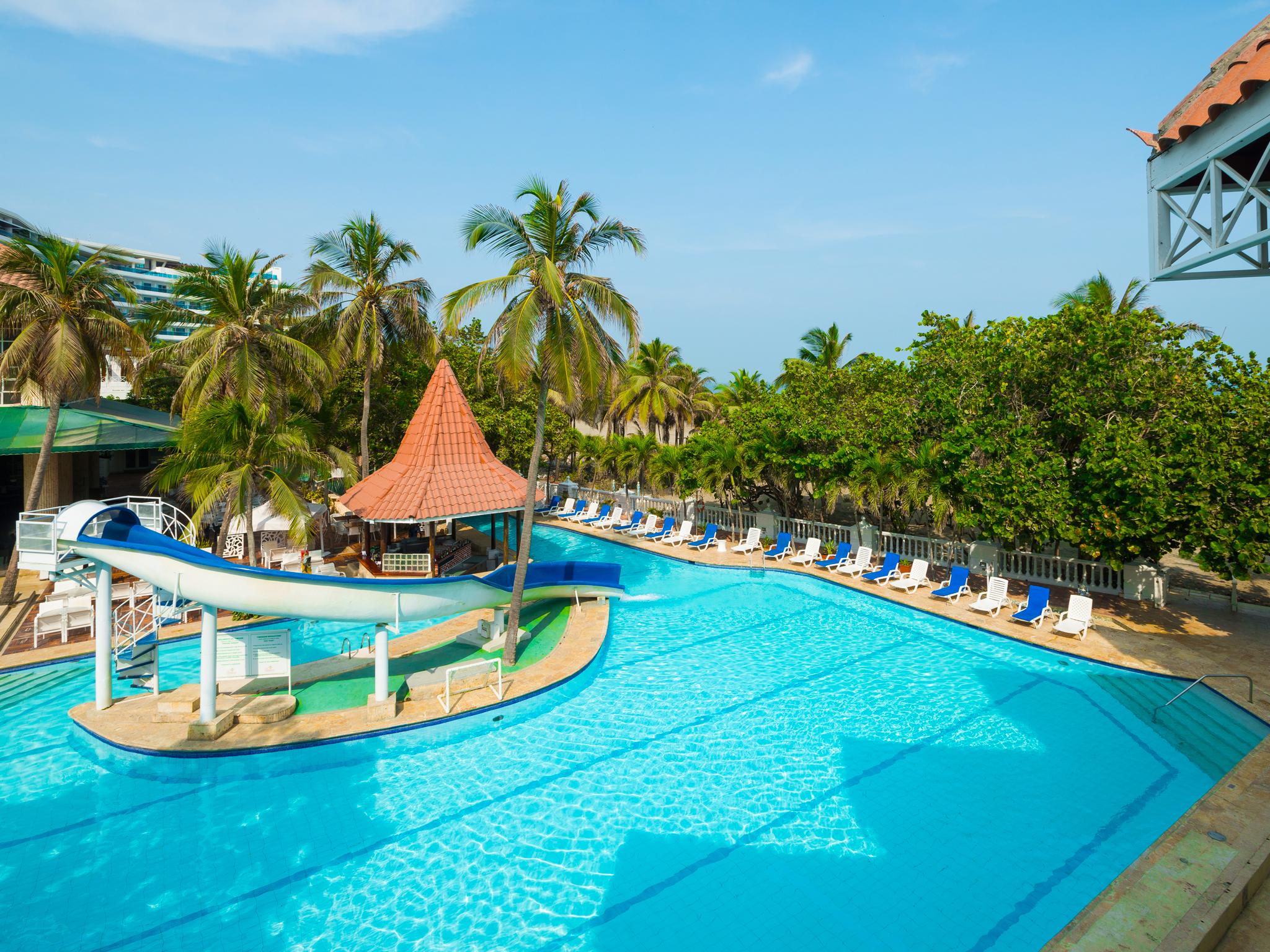 Hotel Las Americas Casa De Playa Cartagena Exterior photo The swimming pool at the hotel