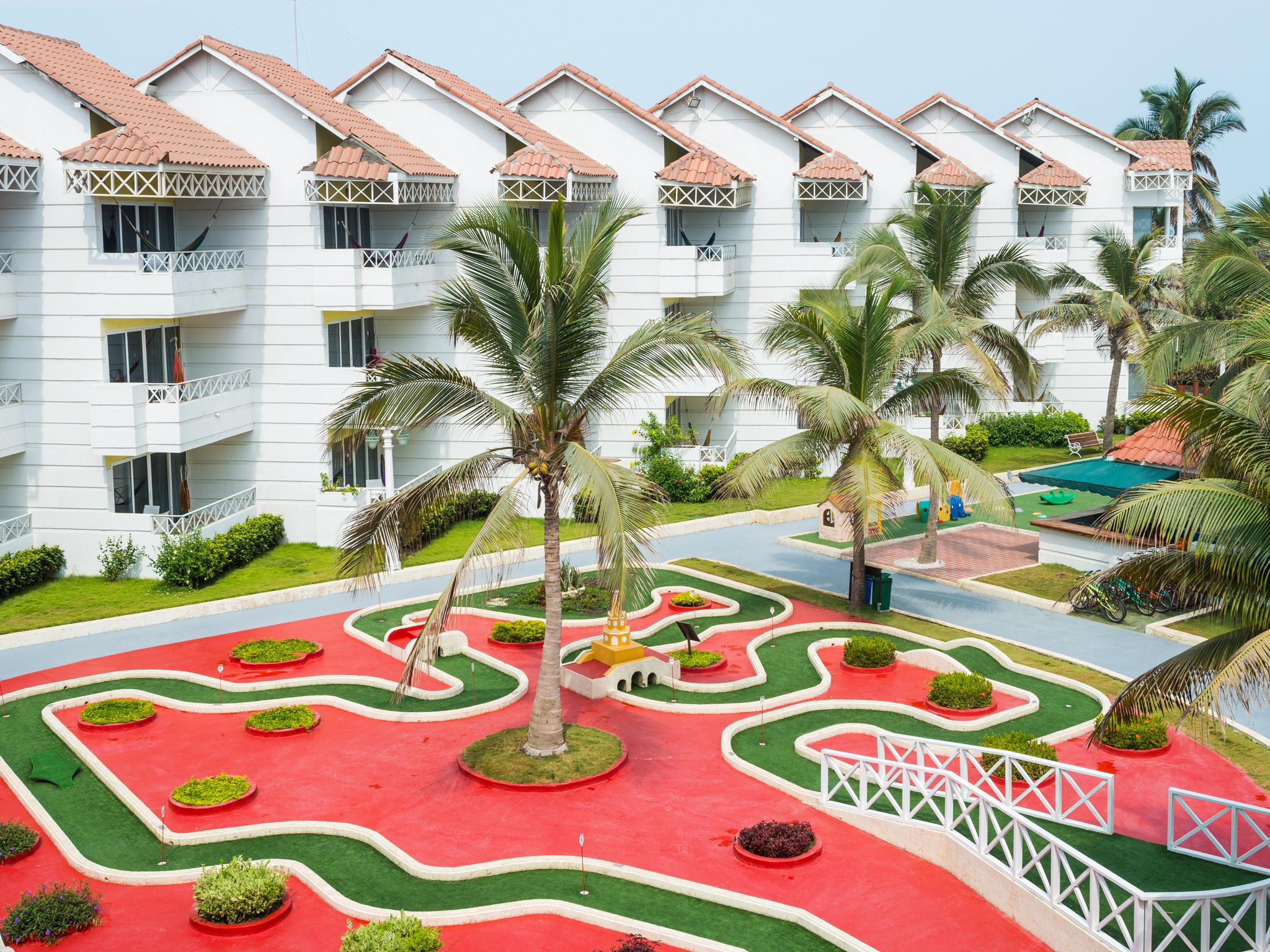 Hotel Las Americas Casa De Playa Cartagena Exterior photo Club Mahindra, Pulicat