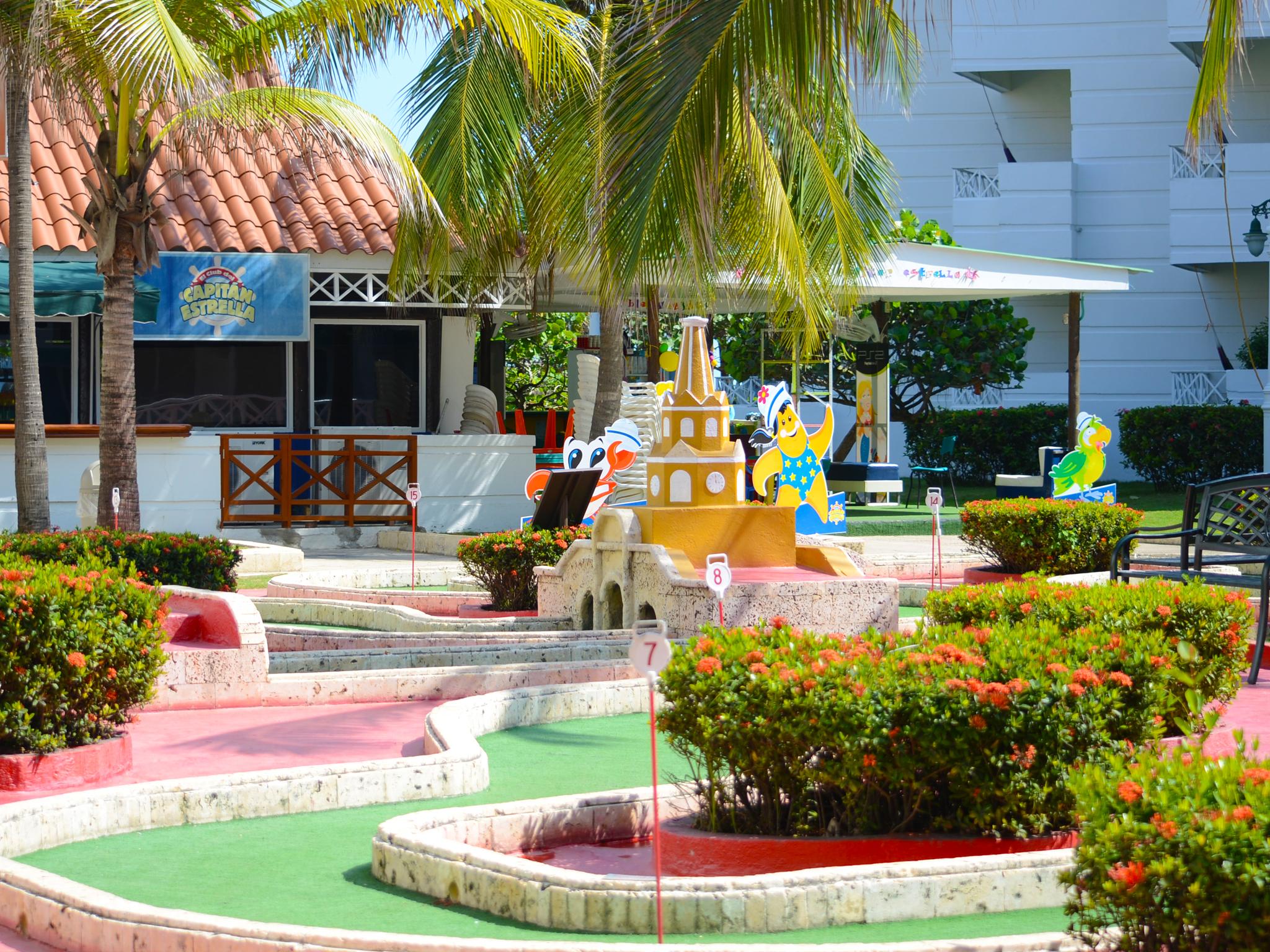 Hotel Las Americas Casa De Playa Cartagena Exterior photo Miniature golf course in Cancún, Mexico
