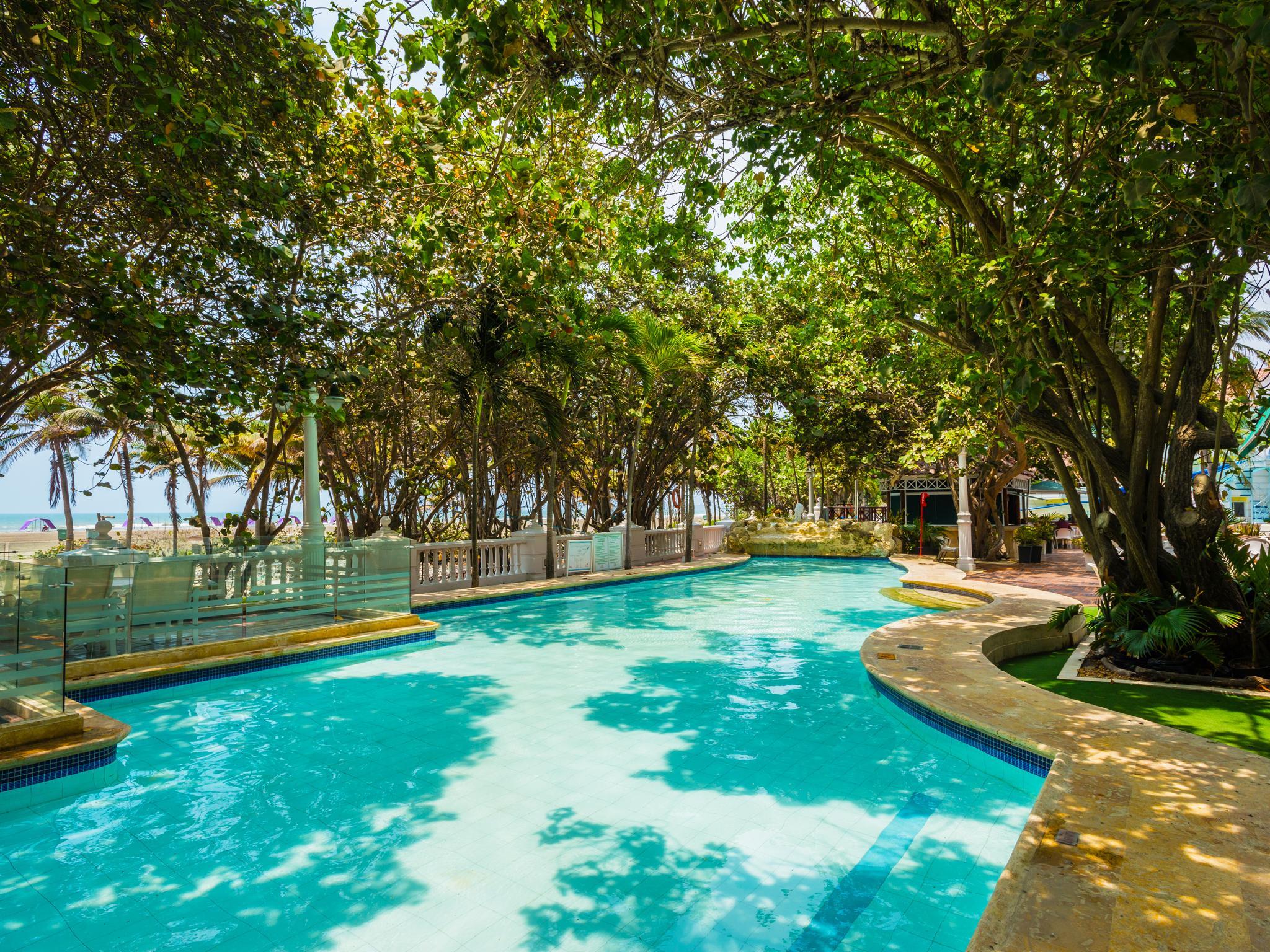 Hotel Las Americas Casa De Playa Cartagena Exterior photo The swimming pool at the hotel