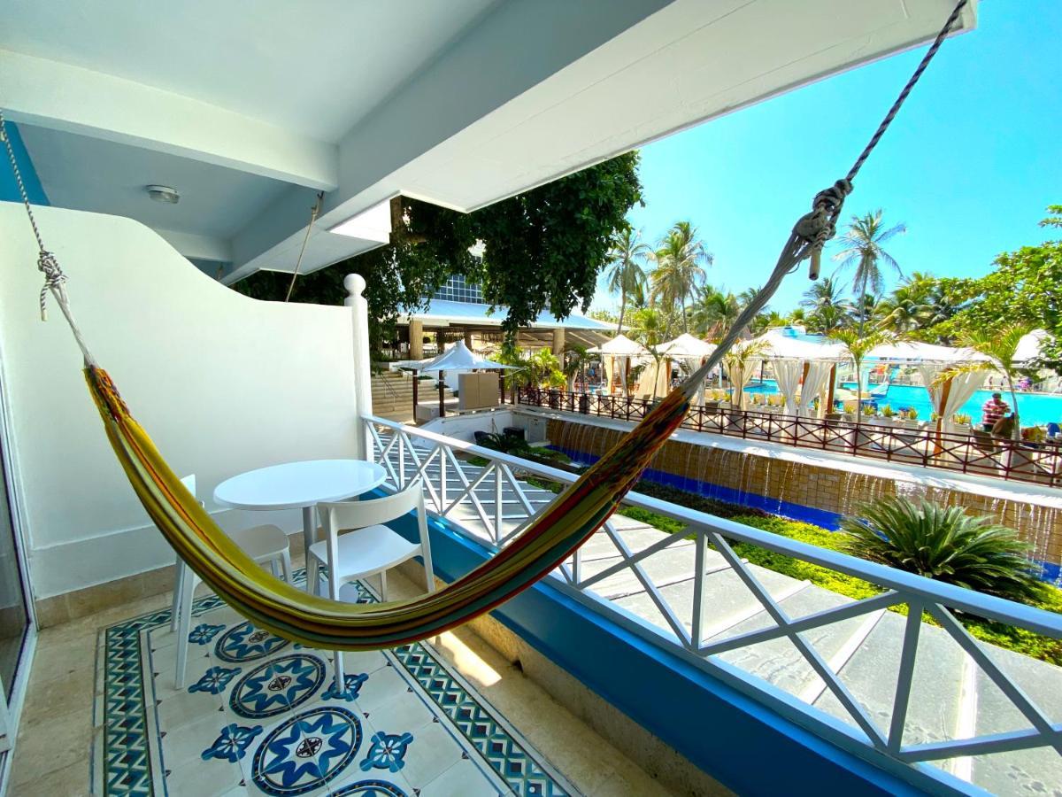 Hotel Las Americas Casa De Playa Cartagena Exterior photo Hammock on a balcony